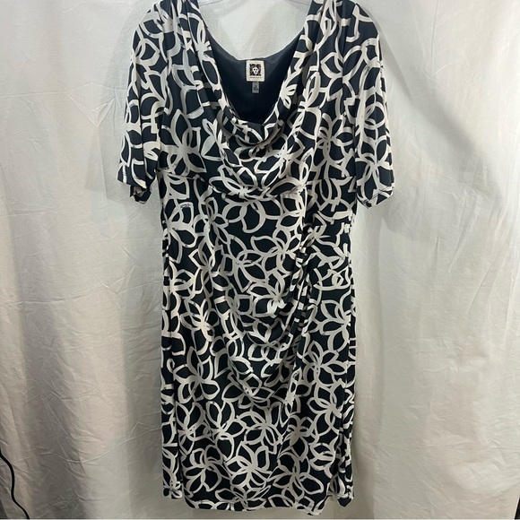 ANNE KLEIN ~ SIZE 16 BEAUTIFUL CLASSIC GRAY AND WHITE FLOWER DRESS!! - Picture 1 of 6